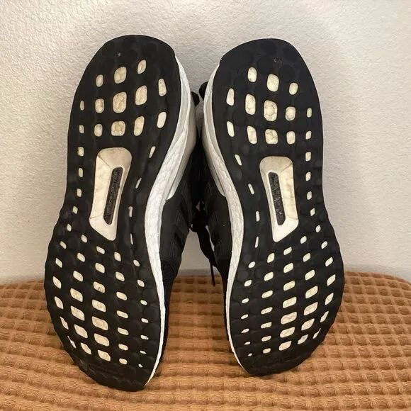 adidas UltraBoost DNA 4 Sz Mens 6.5 Women's 8 Black Silver Metallic Silver Shoes
