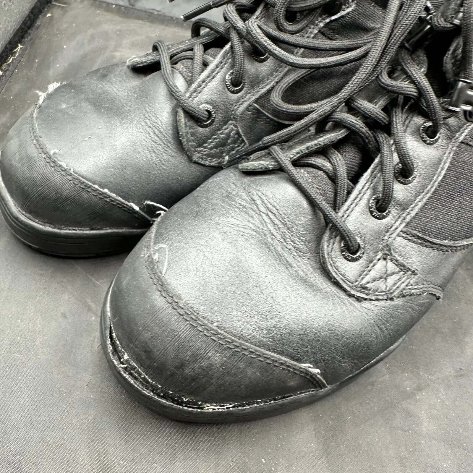 Army Black Leather High Top Magnum Combat Boots - Size EU 39 - UK 6