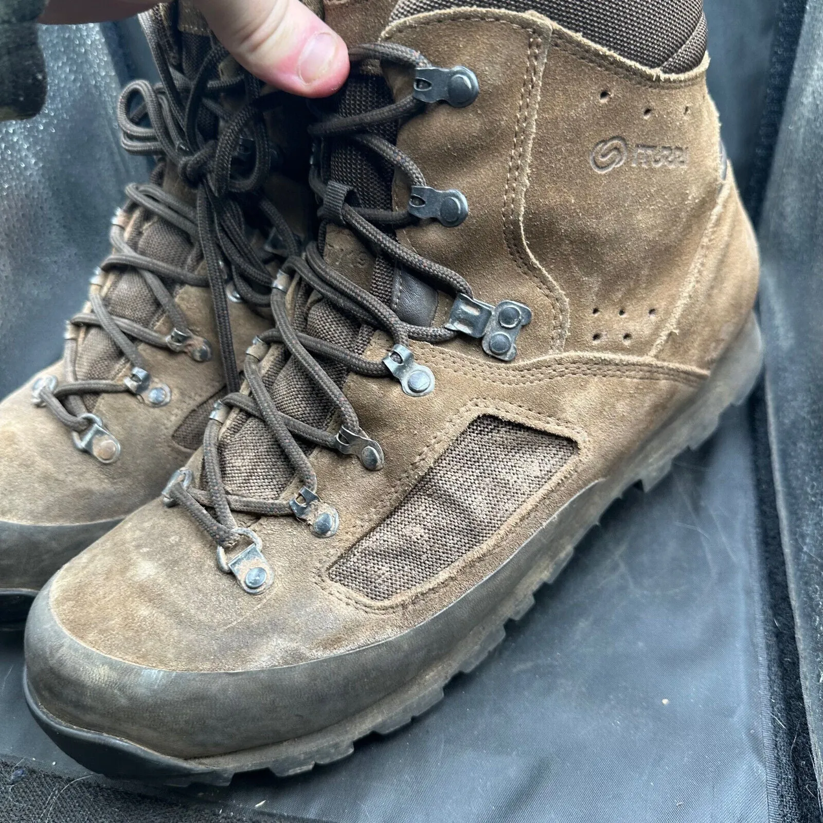 Army Brown Leather Iturri High Top Combat Boots - Size EU 47 - UK 12
