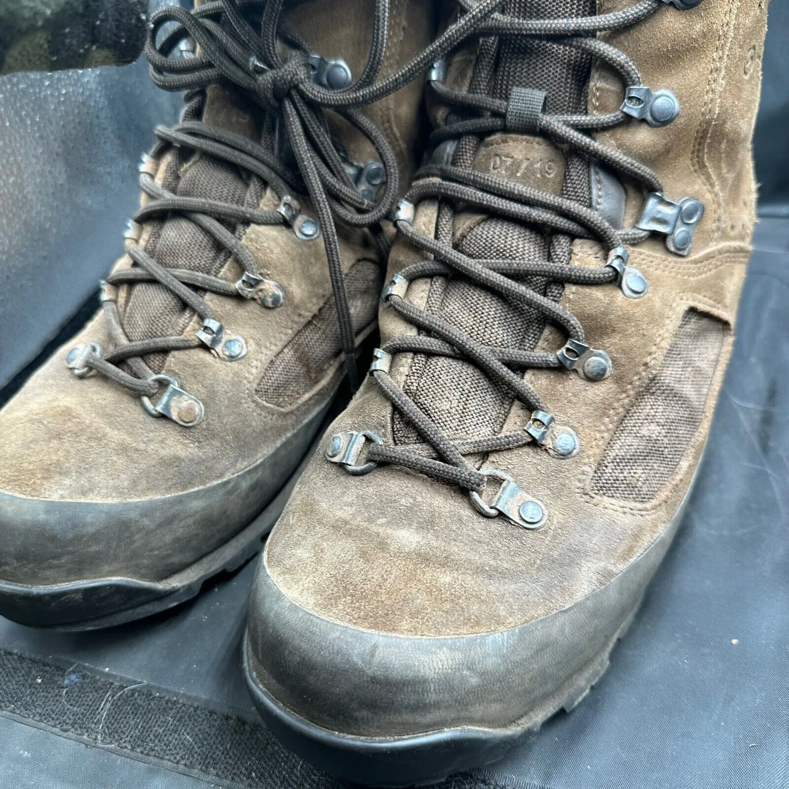 Army Brown Leather Iturri High Top Combat Boots - Size EU 47 - UK 12
