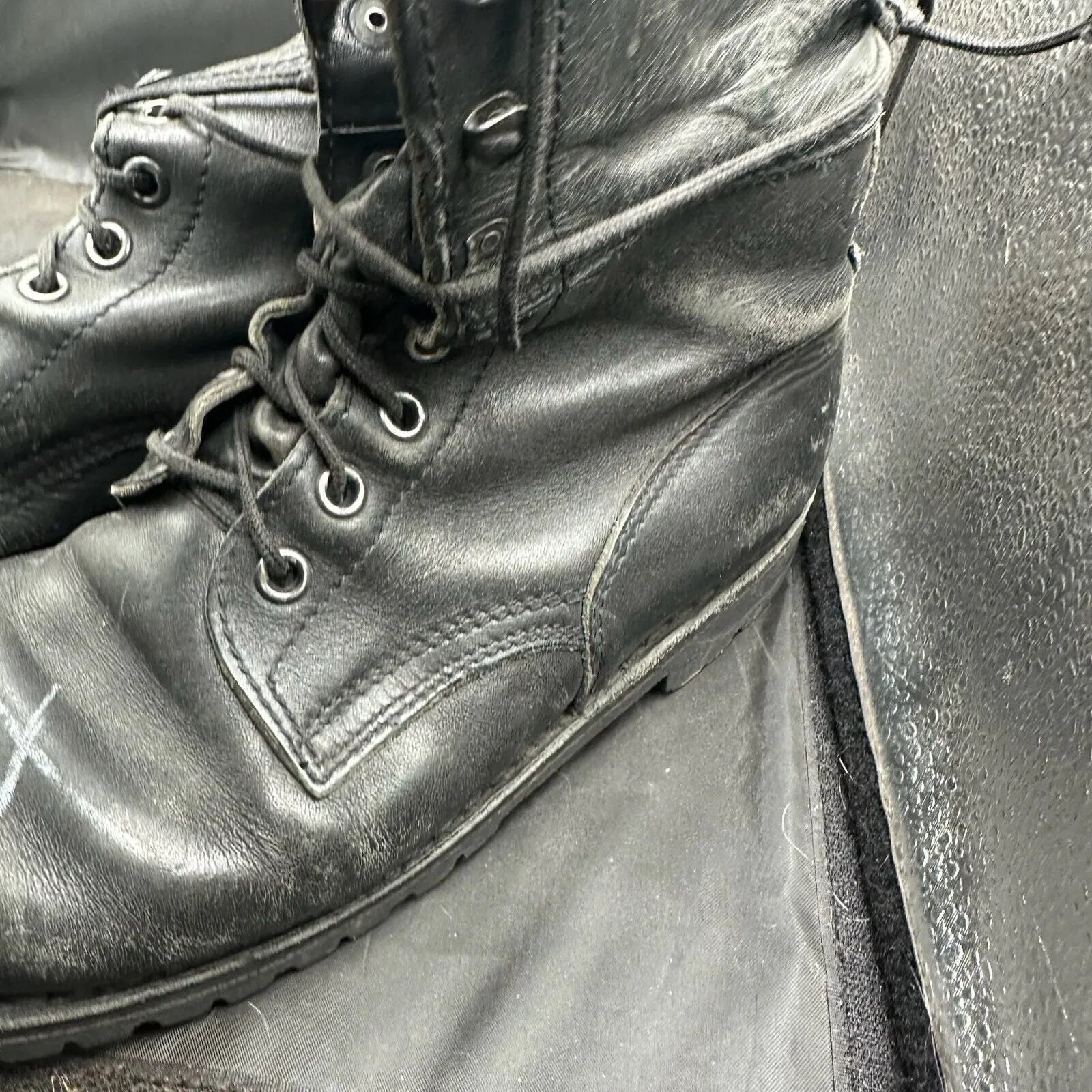Austrian Army Black Leather Army Combat Boots - Size EU 42 - UK 8