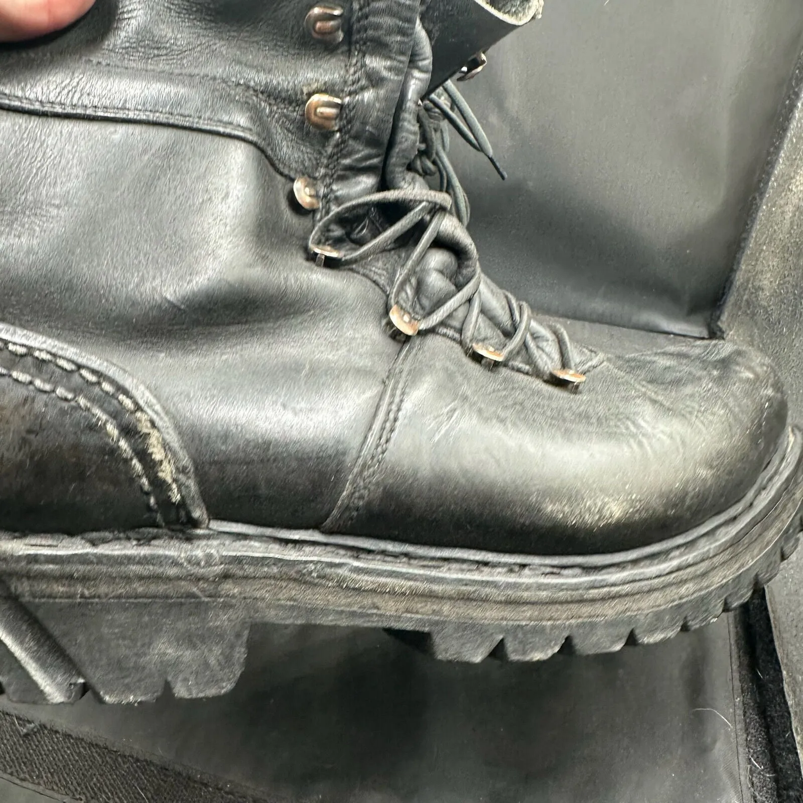 Austrian Army Black Leather Army Combat Boots - Size EU 42 - UK 8