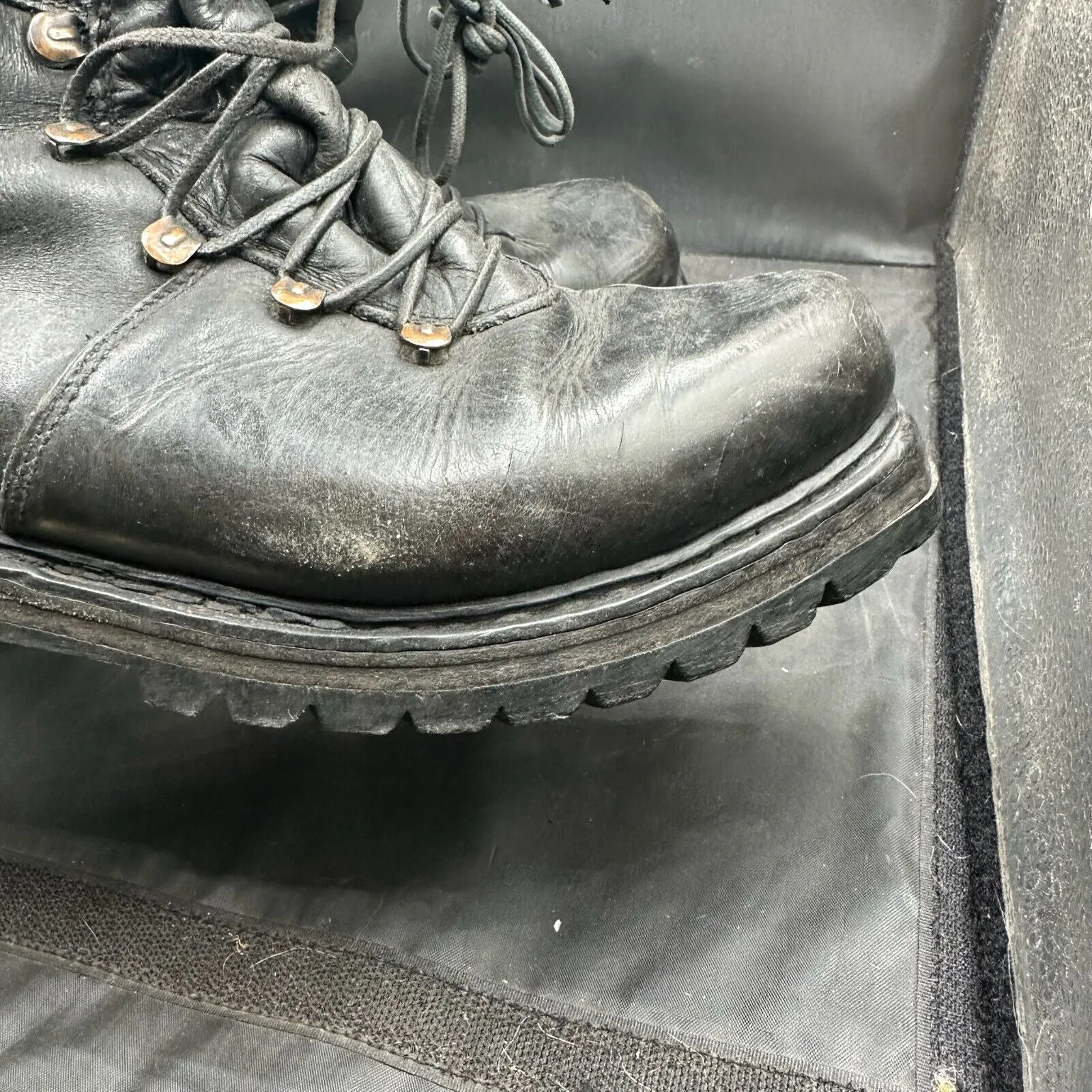Austrian Army Black Leather Army Combat Boots - Size EU 42 - UK 8