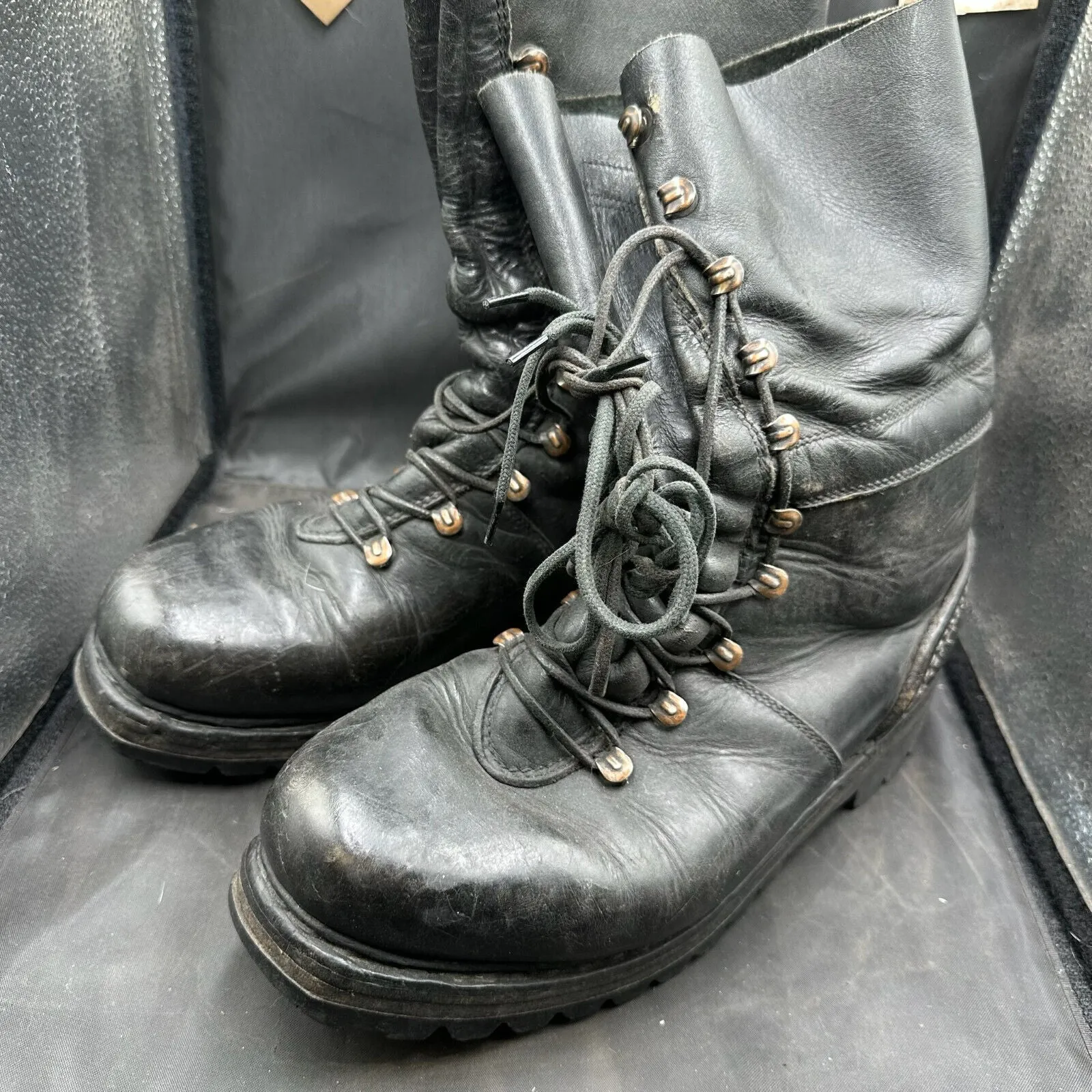 Austrian Army Black Leather Army Combat Boots - Size EU 42 - UK 8