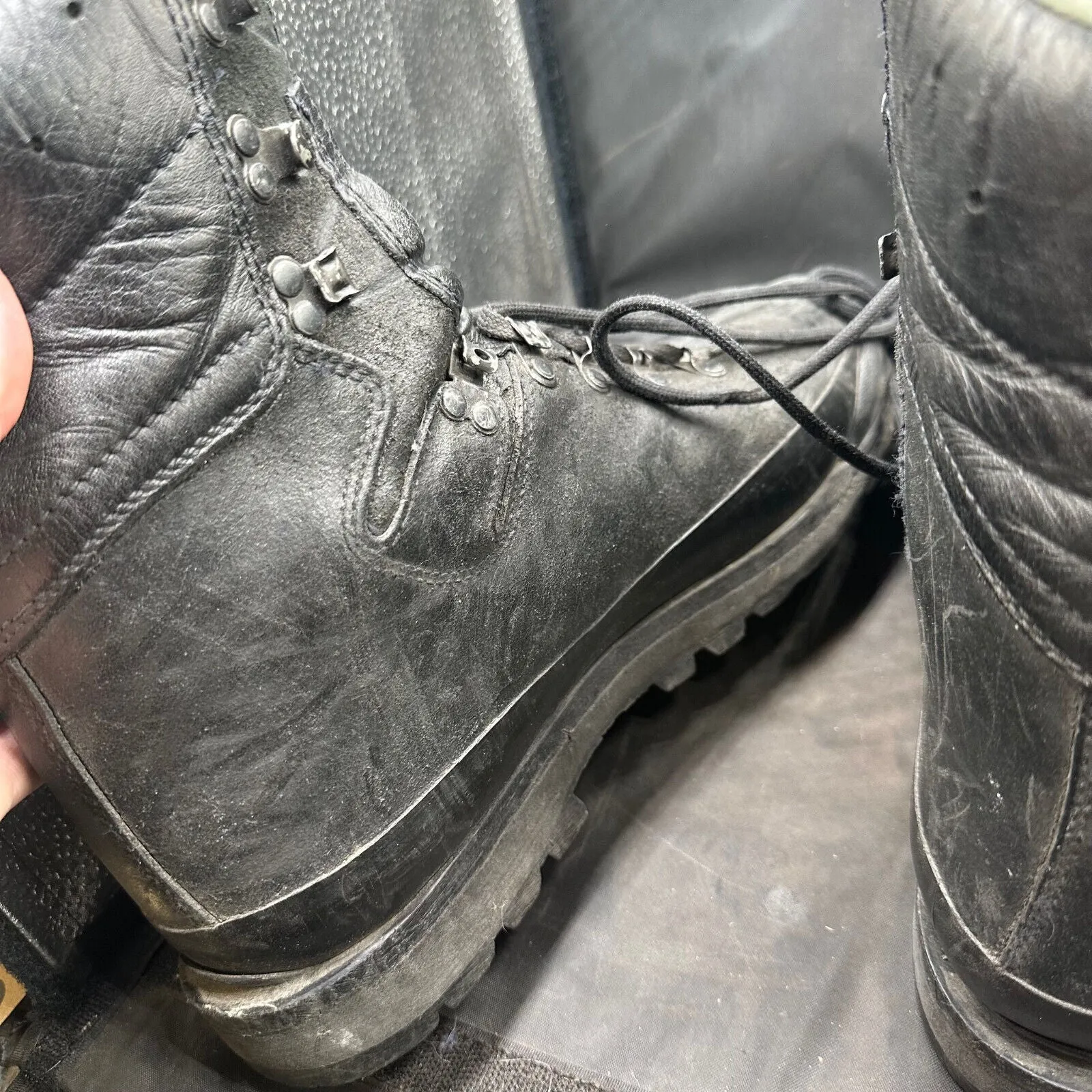 Austrian Army Black Leather Heavy Duty Combat Boots - Size EU 44 - UK 9.5