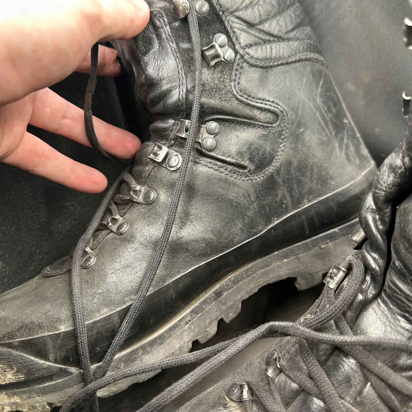 Austrian Army Black Leather Heavy Duty Combat Boots - Size EU 44 - UK 9.5