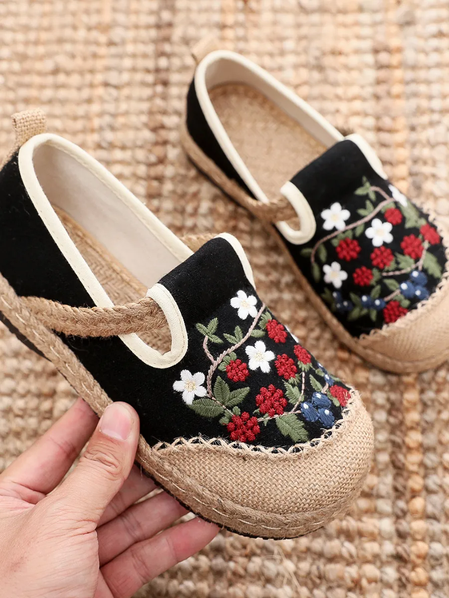 Berry Daisy Embroidered Linen Round Toe Espadrilles Loafers - Black