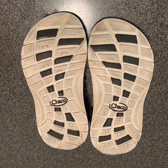 Chaco Sandals Youth Size 1 Double Strap Neutral Colors Great Condition