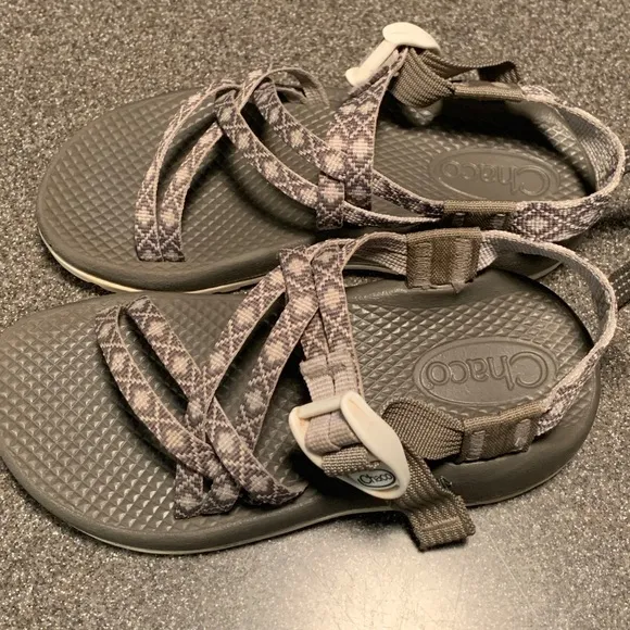 Chaco Sandals Youth Size 1 Double Strap Neutral Colors Great Condition