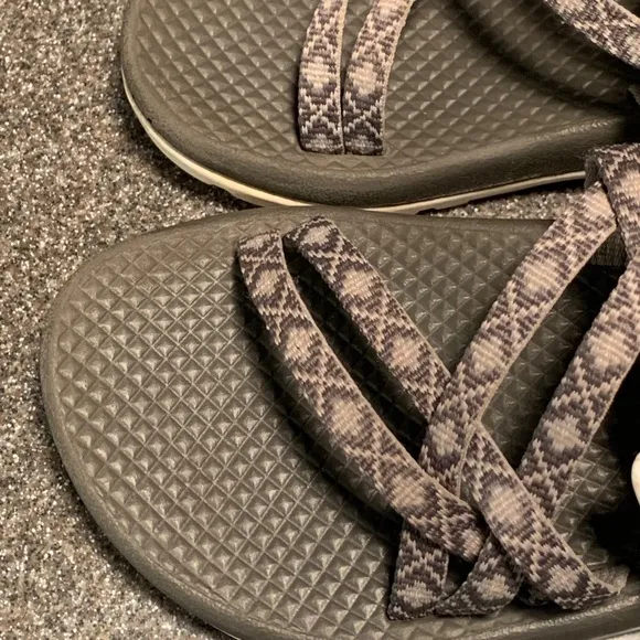 Chaco Sandals Youth Size 1 Double Strap Neutral Colors Great Condition