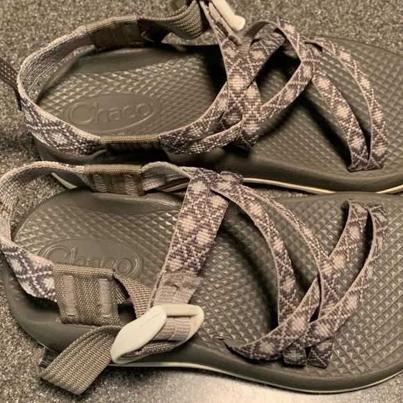 Chaco Sandals Youth Size 1 Double Strap Neutral Colors Great Condition