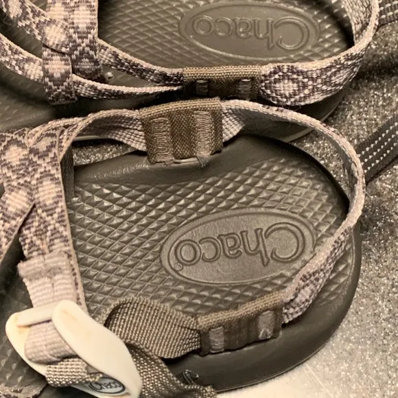 Chaco Sandals Youth Size 1 Double Strap Neutral Colors Great Condition