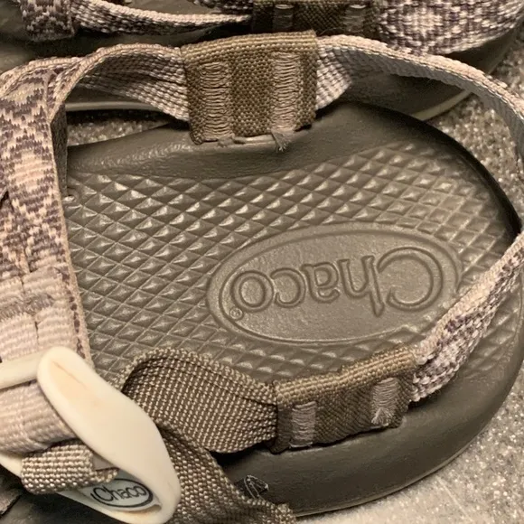 Chaco Sandals Youth Size 1 Double Strap Neutral Colors Great Condition