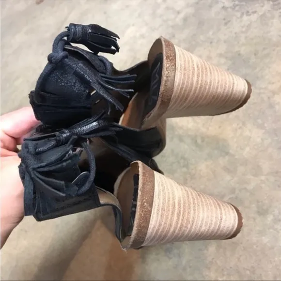 COPY - COPY - Worn twice Size 41 Miz Mooz New York City Maddie Heeled Sandals B…