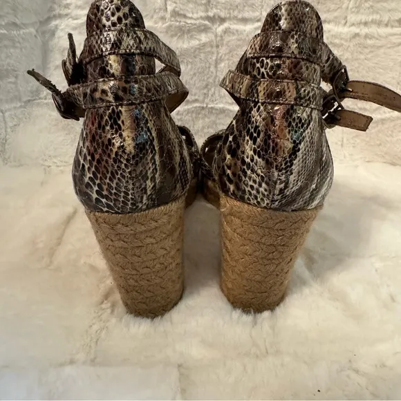 Franco Sarta Espadrille Wedge Sandal Shoes. Size 7.5. Adjustable Buckles.T strap