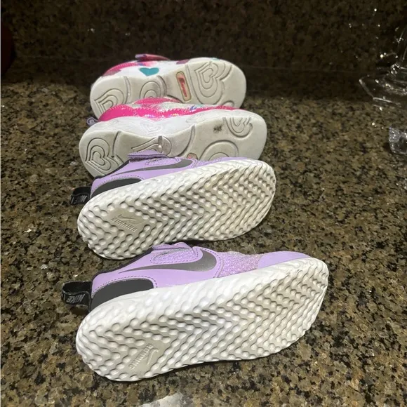 Girls Lot of 2 Sneakers -Nike, sketchers, lite ups
