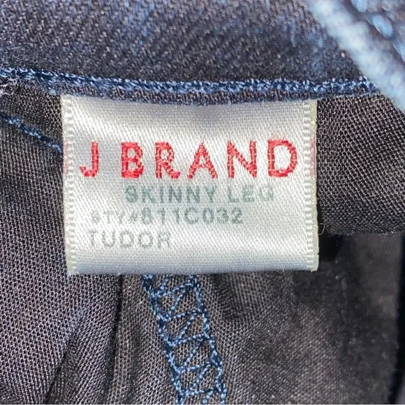 J Brand Skinny leg dark blue rinse denim jeans 811 Tudor size 29 8 LIKE NEW