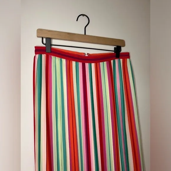 J Crew - Sunburst pleated skirt in watermelon stripe - Size 6