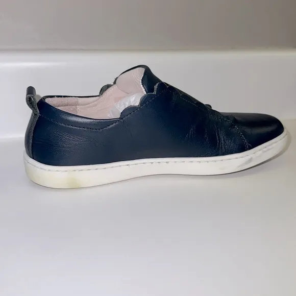 Jacadi Paris Girl Comfort Sneakers | Navy | size 37 EU (5 US youth) | EUC