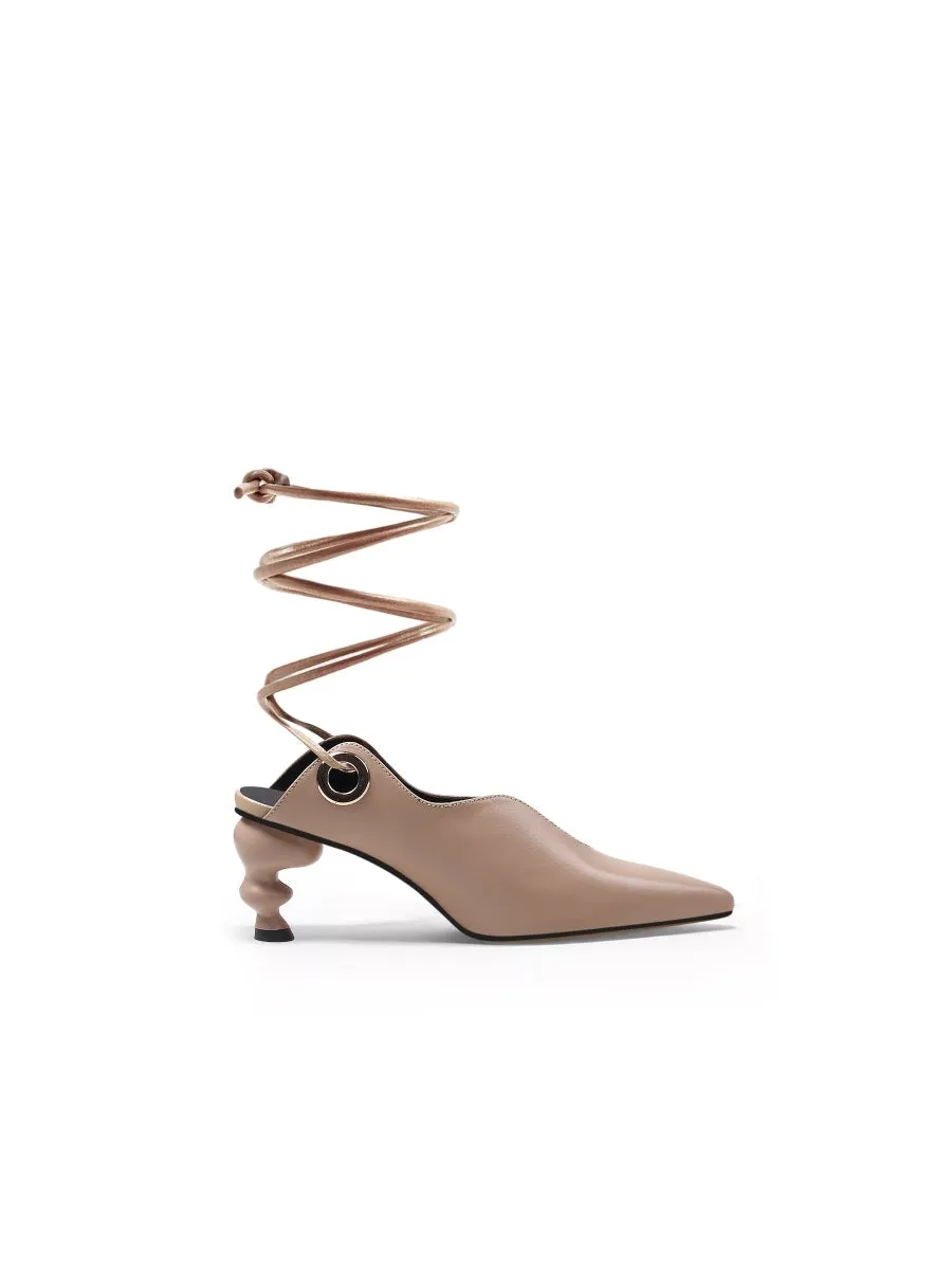 Kettle-Heel Scalloped Edges Pump - Beige