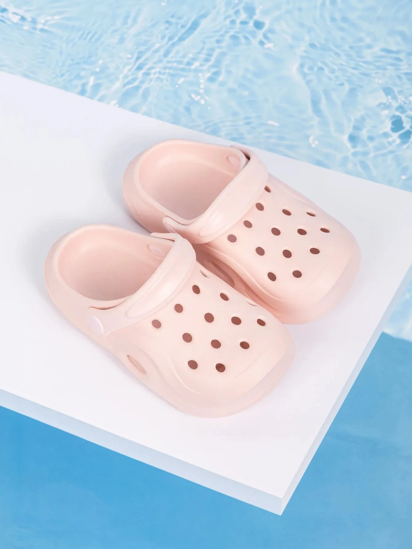 Kids Clogs Boys Girls Toddler Slip On Slide Garden Shoes Summer Outdoor Lightweight Beach Pool Kids Sandals Slippers Water Clogs