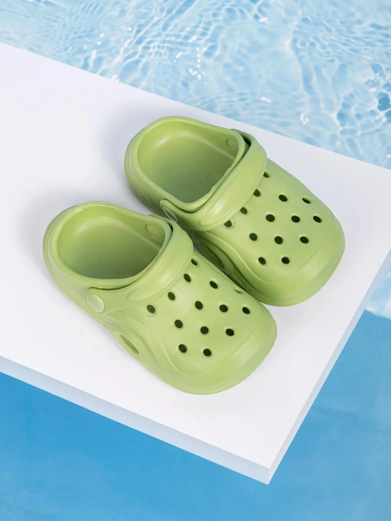 Kids Clogs Boys Girls Toddler Slip On Slide Garden Shoes Summer Outdoor Lightweight Beach Pool Kids Sandals Slippers Water Clogs