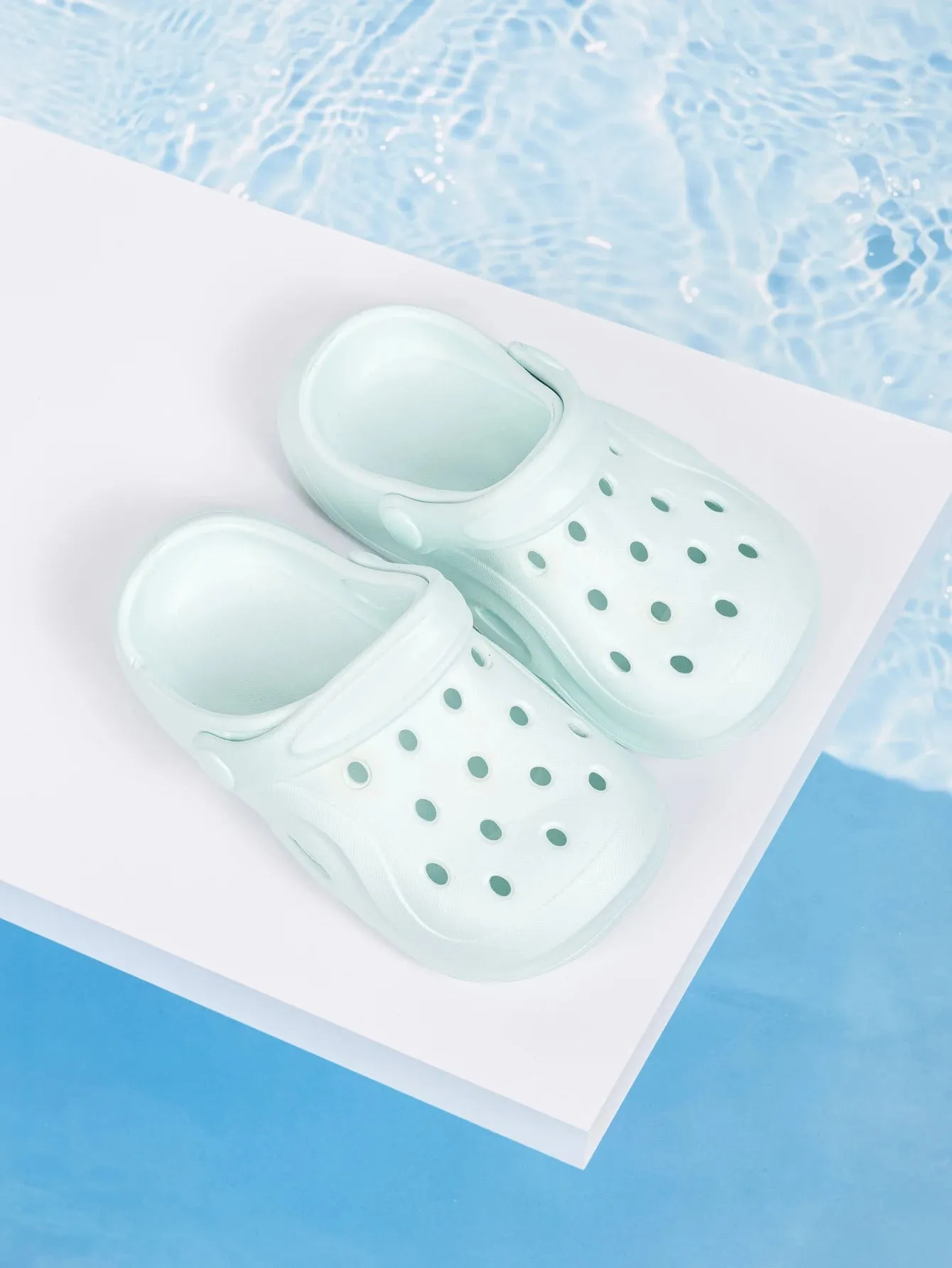 Kids Clogs Boys Girls Toddler Slip On Slide Garden Shoes Summer Outdoor Lightweight Beach Pool Kids Sandals Slippers Water Clogs
