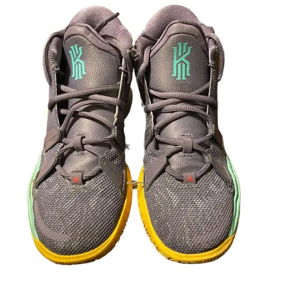 Kyrie Irving’s Nikes ✨