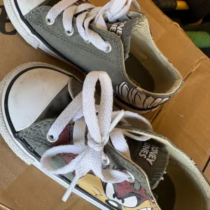 Looney Tunes Taz Converse