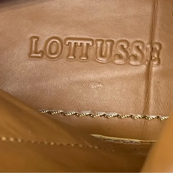 Lottusse Ankle Boots.