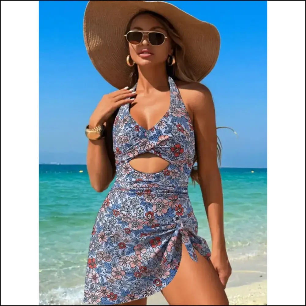 Make Waves in our Chic Cutout Halter: Confidence Never Looked so Good! 🌊✨