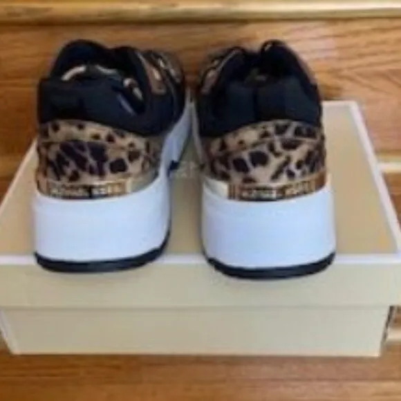 Michael Kors Girl's Cosmo Cheetah Print Lace-Up Sport Sneakers Size 4