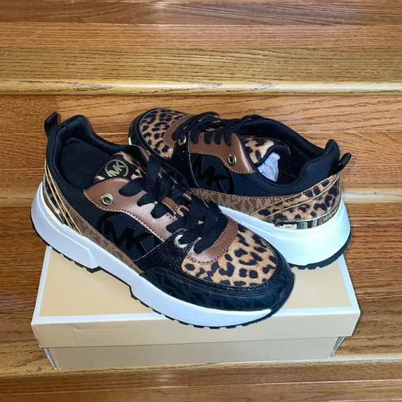 Michael Kors Girl's Cosmo Cheetah Print Lace-Up Sport Sneakers Size 4