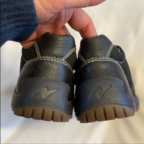 NATURINO SPORT DARK BLUE SNEAKERS.  NEW.
