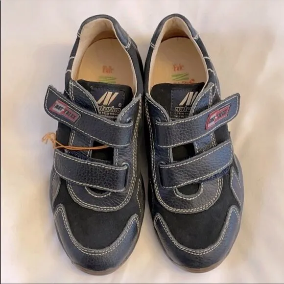 NATURINO SPORT DARK BLUE SNEAKERS.  NEW.