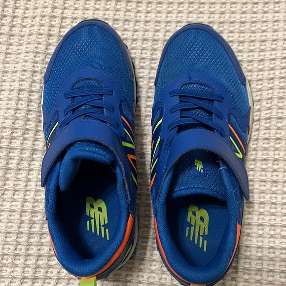 New Balance Boys Athletic Sneakers Blue Size 4