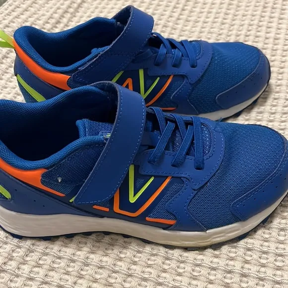 New Balance Boys Athletic Sneakers Blue Size 4