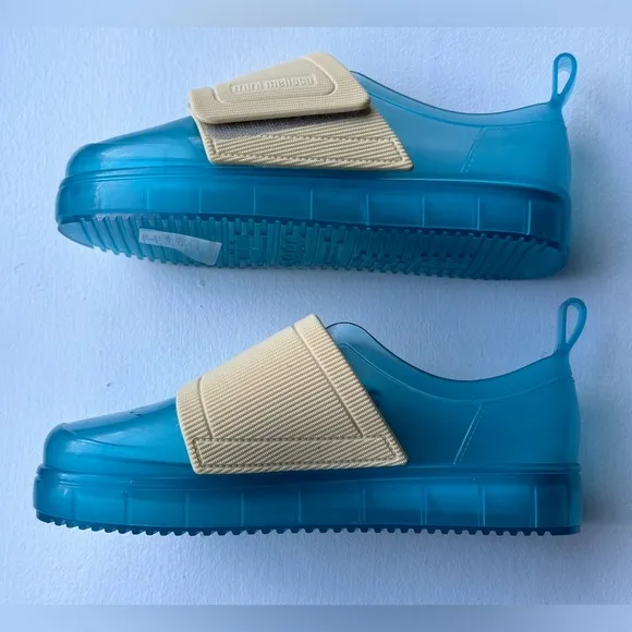 NEW Mini Melissa Blue Jelly Pop Sneaker Size 1