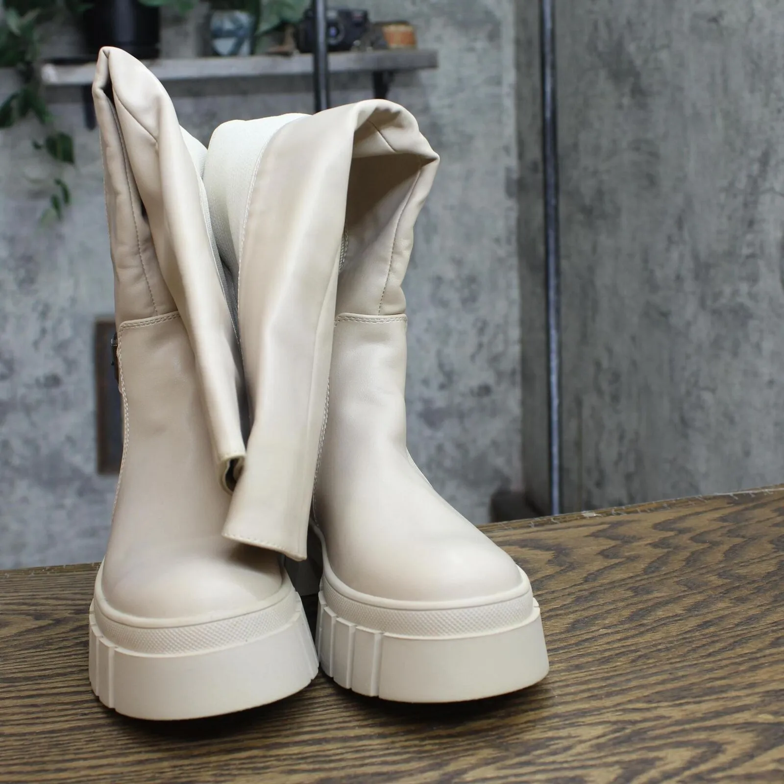 New York And Company Women's Sara Tall Lugged Sole Boots Bone Brown 6.5M