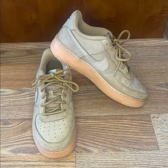 Nike Air Force 1 - Flax/Wheat Sneakers
