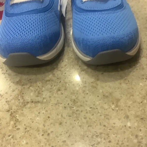 NWT BILLY FOOTWEAR SPORT INCLUSION TOO PRE-SCHOOL Size 2