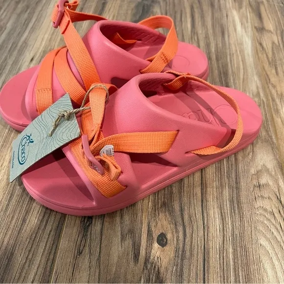 NWT Chaco Girls Chillos Sport Sandals