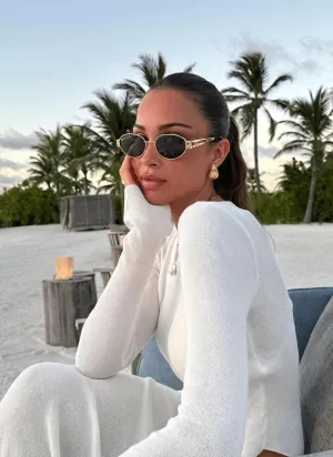 Oval Framed Sunglasses: Modern Style