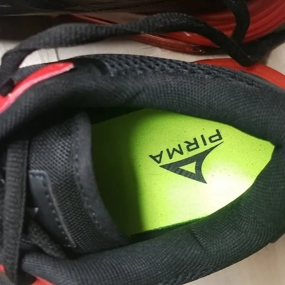 PIRMA max fit Mens sneakers NWOT