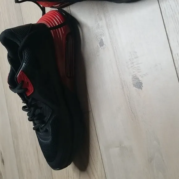 PIRMA max fit Mens sneakers NWOT