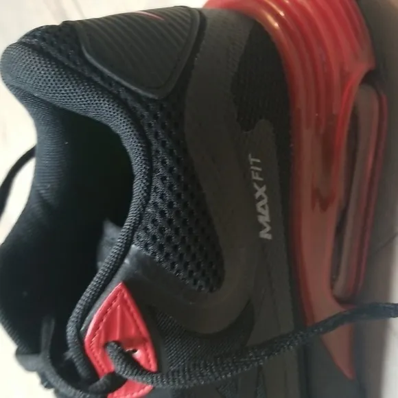 PIRMA max fit Mens sneakers NWOT