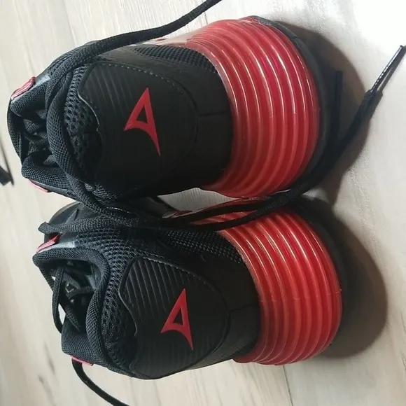 PIRMA max fit Mens sneakers NWOT
