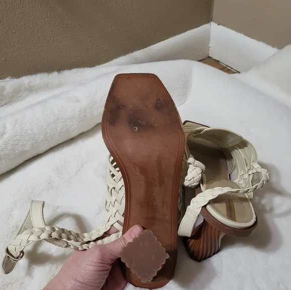 Sam Edelman Holland Ivory Heeled Sandals I0985L1100 Sz 9.in good to fair conditi