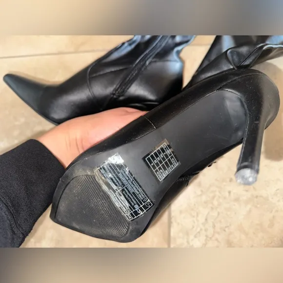 Sexy black long knee faux leather boots size 9 ✨🖤