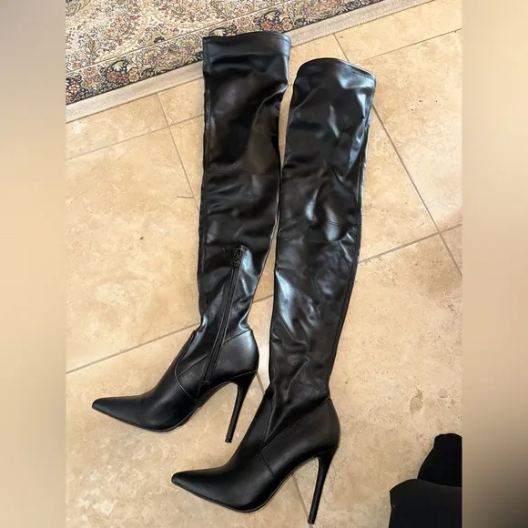 Sexy black long knee faux leather boots size 9 ✨🖤